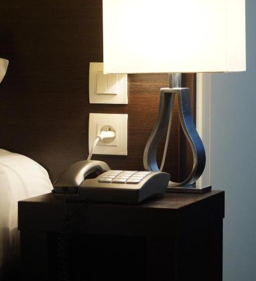 חדר סופריור, Des Quatrans