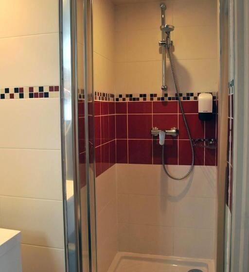 חדר סופריור, Des Quatrans