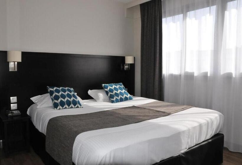 חדר סופריור, Des Quatrans