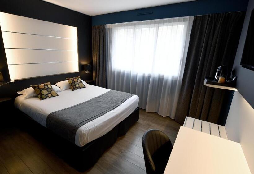 חדר סופריור, Des Quatrans