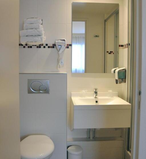 חדר סטנדרט יחיד, Des Quatrans