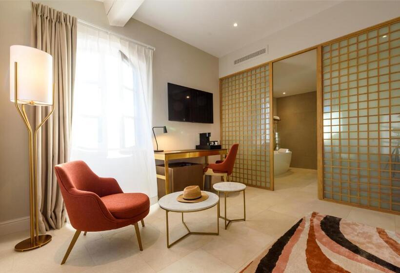 Полулюкс, Domaine De Valmouriane