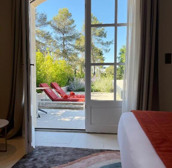 Полулюкс Одноместный с Террасой, Domaine De Valmouriane