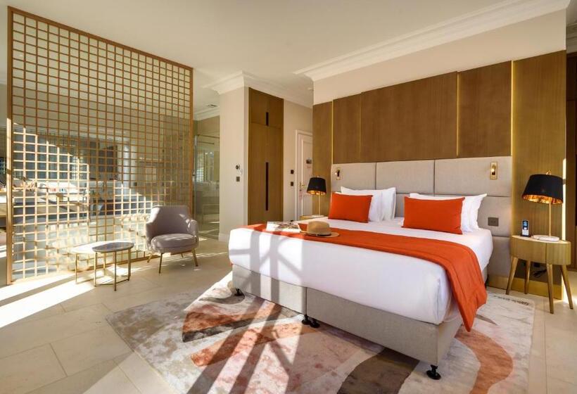 Люкс Престиж, Domaine De Valmouriane