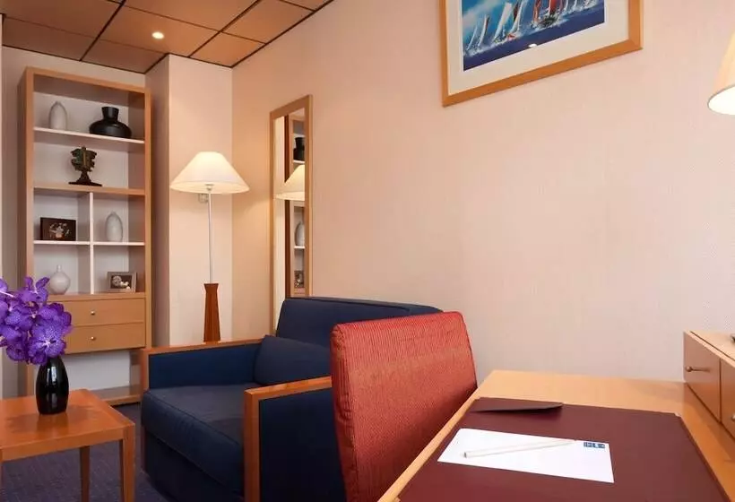 スーペリアールーム, Hôtel Forest Hill Meudon Velizy