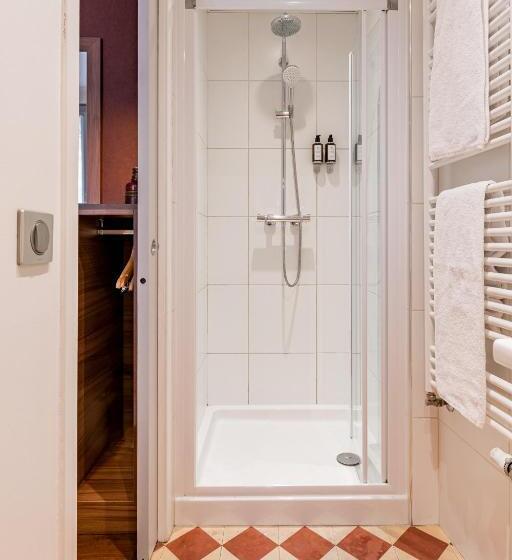 クラシックルーム, Globe Et Cecil