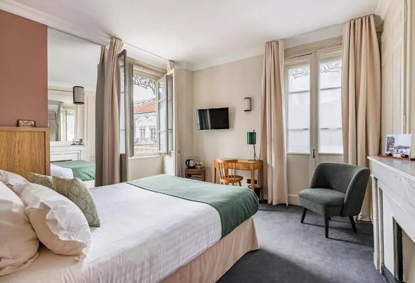 Quarto Deluxe, Globe Et Cecil