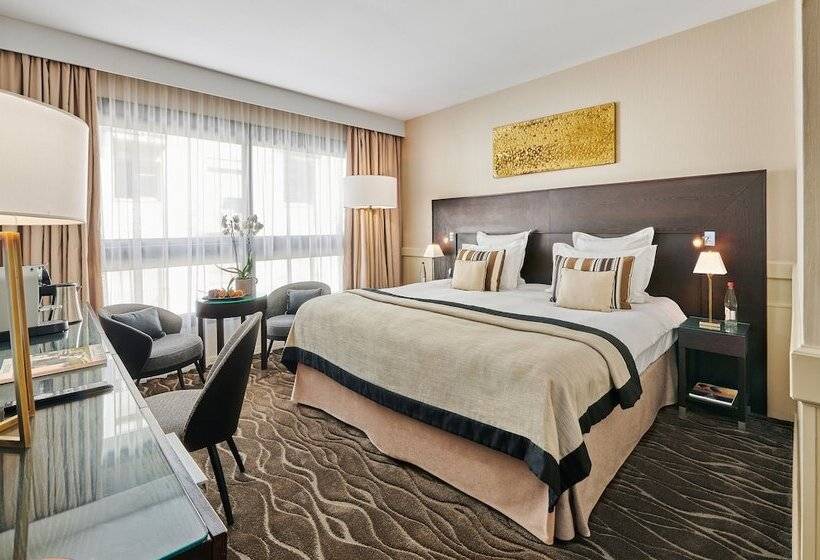 חדר סופריור נוף לעיר, Hôtel Barrière Le Gray D Albion