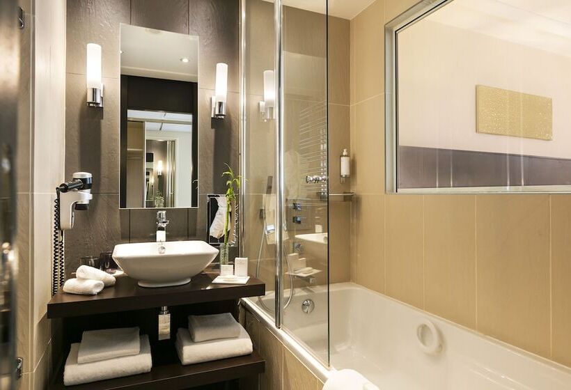 סוויטת ג'וניור עם טרסה, Hôtel Barrière Le Gray D Albion