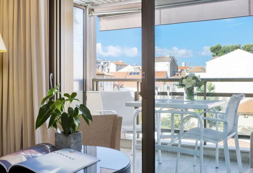 חדר דלוקס נוף לעיר, Hôtel Barrière Le Gray D Albion