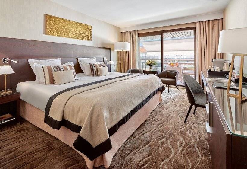 חדר דלוקס נוף לעיר, Hôtel Barrière Le Gray D Albion