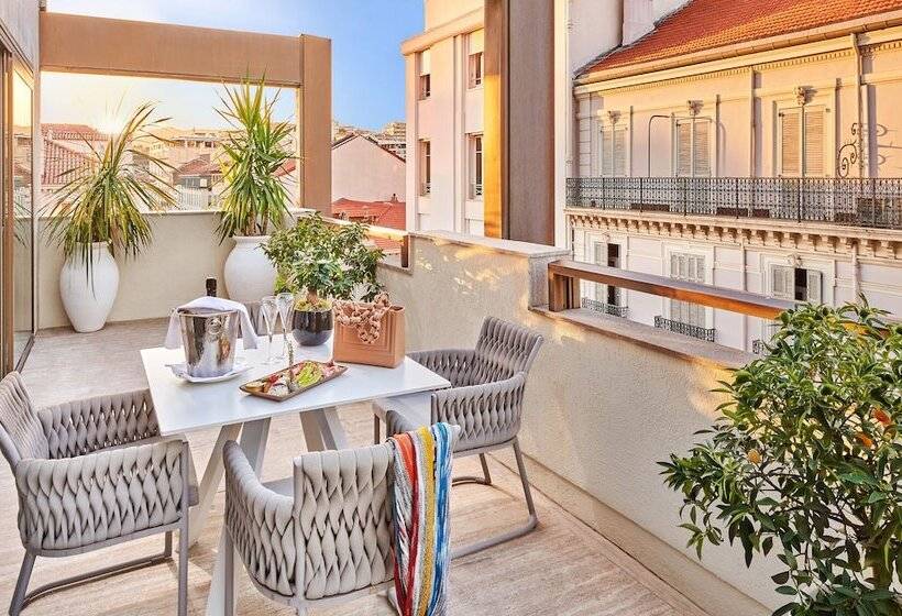 סוויטה דלוקס, Hôtel Barrière Le Gray D Albion