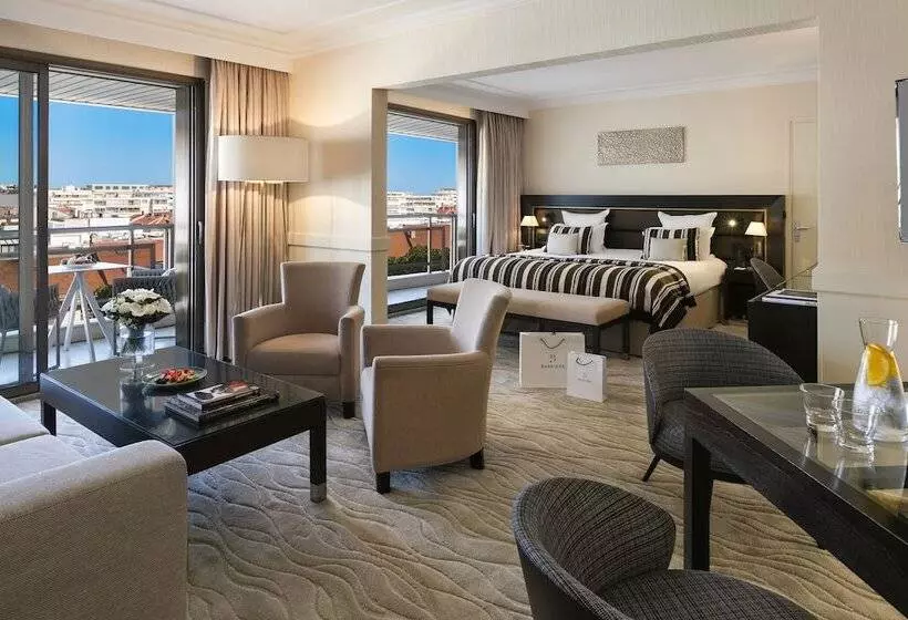 سوییت لوکس, Hôtel Barrière Le Gray D Albion