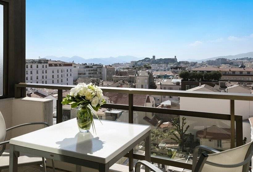 סוויטת ג'וניור נוף לעיר, Hôtel Barrière Le Gray D Albion