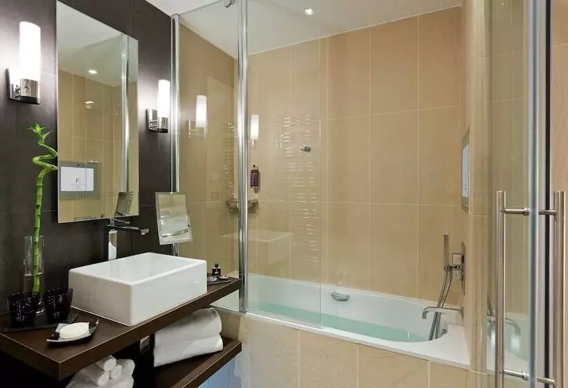سوییت با چشم‌انداز دریا, Hôtel Barrière Le Gray D Albion