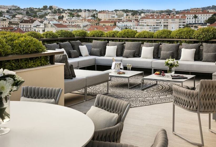 סוויטה נוף לים, Hôtel Barrière Le Gray D Albion