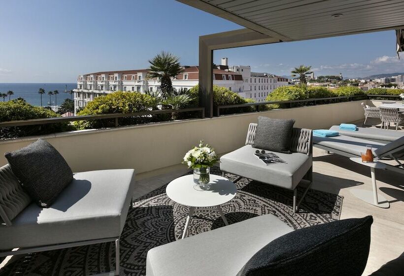 סוויטה נוף לים, Hôtel Barrière Le Gray D Albion