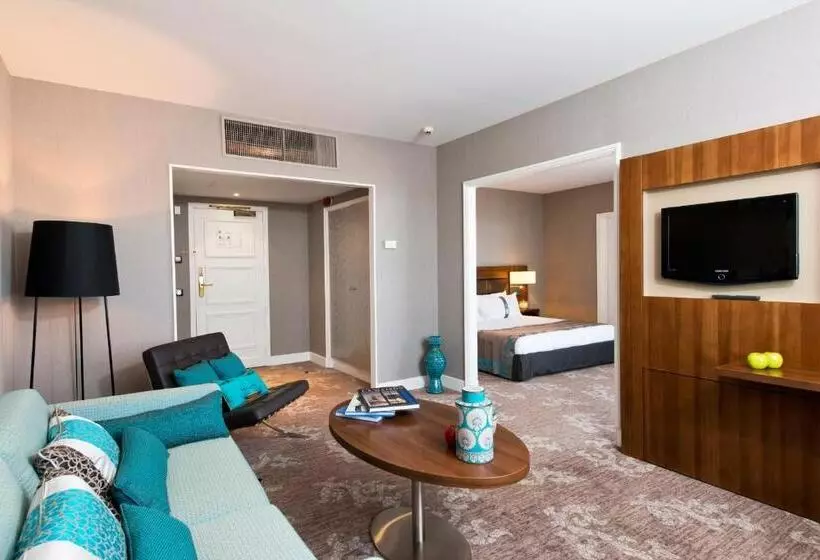 景色の見えるスイートルーム, Holiday Inn Nice, An Ihg