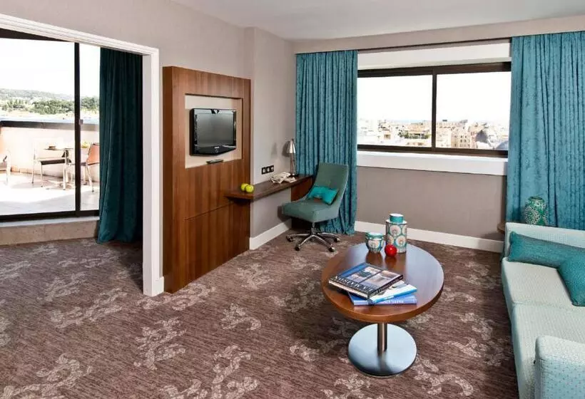 景色の見えるスイートルーム, Holiday Inn Nice, An Ihg