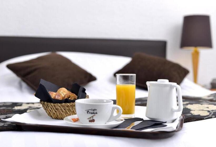 スタンダードルーム, Hôtel D’angleterre Grenoble Hyper Centre