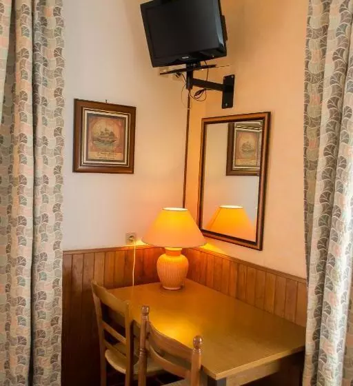Standard Kolmen Hengen Huone, Hôtel De Flandre