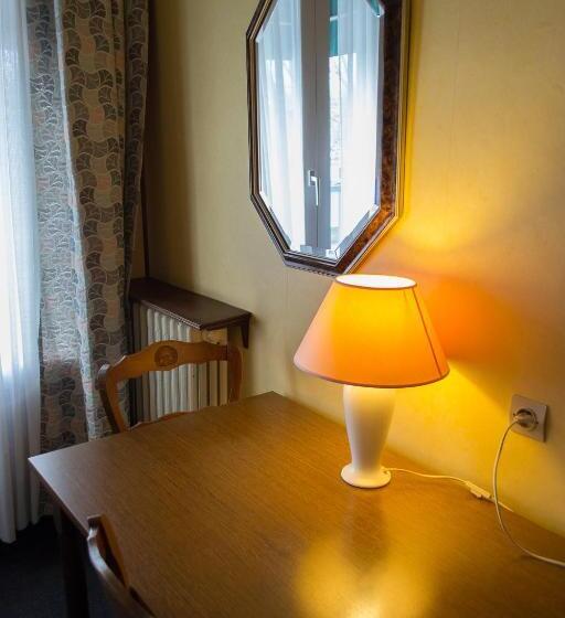 标准三人间, Hôtel De Flandre