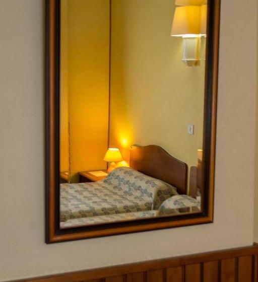 四人标准间, Hôtel De Flandre