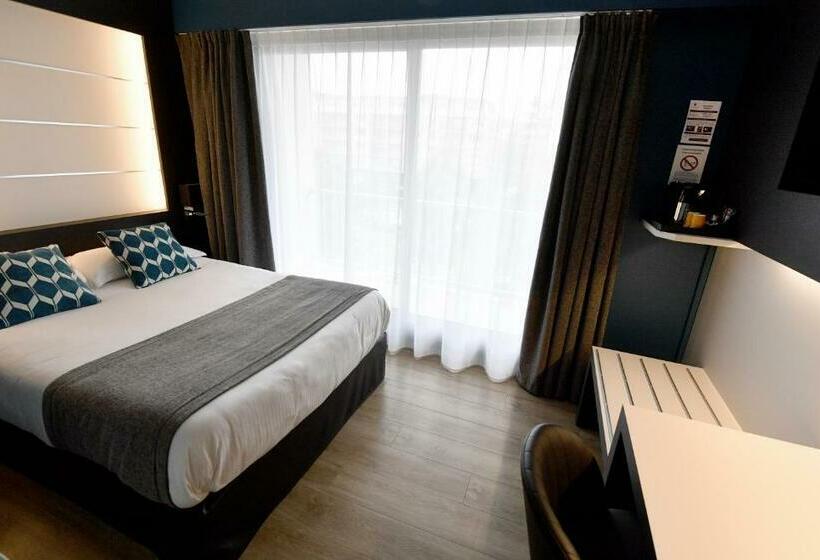 חדר סטנדרט, Des Quatrans