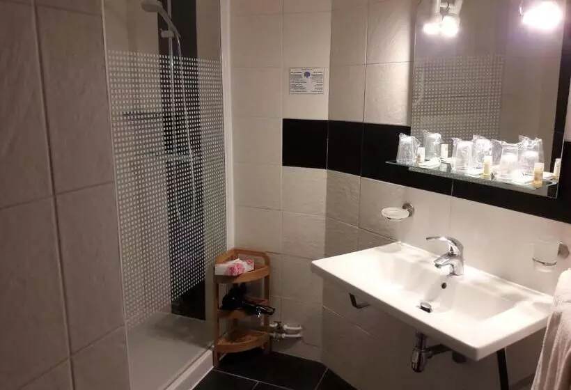 اتاق راحتی سه تخته, Hôtel Ker Noyal Quiberon Plage