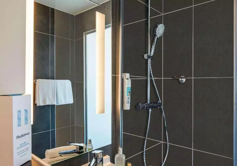 اتاق استاندارد با بالکن و چشم‌انداز دریا, Ibis Thalassa Le Touquet