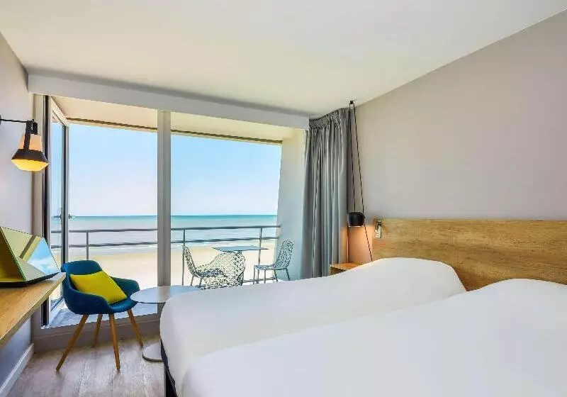 اتاق استاندارد با بالکن و چشم‌انداز دریا, Ibis Thalassa Le Touquet