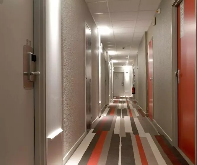 اتاق استاندارد, Ibis Saintquentin Basilique
