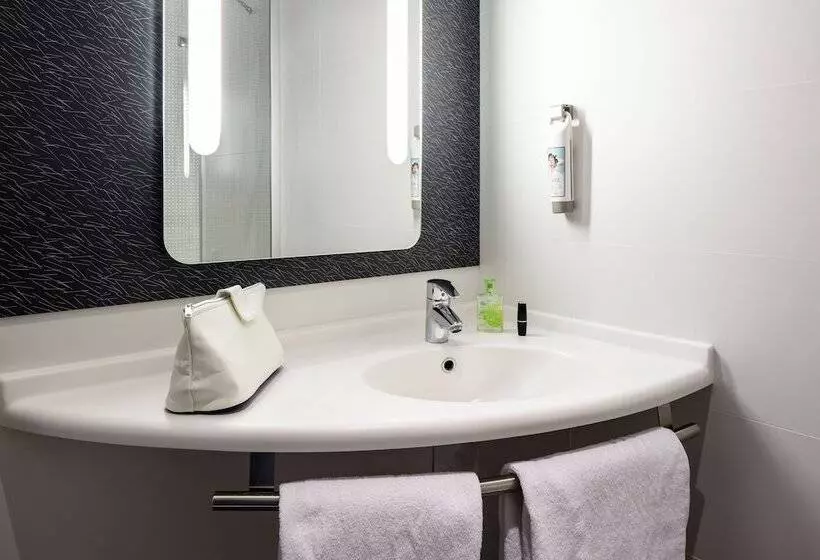 اتاق استاندارد, Ibis Saintquentin Basilique