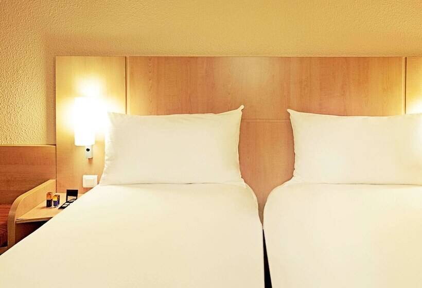 غرفة قياسية, Ibis Saintquentin Basilique