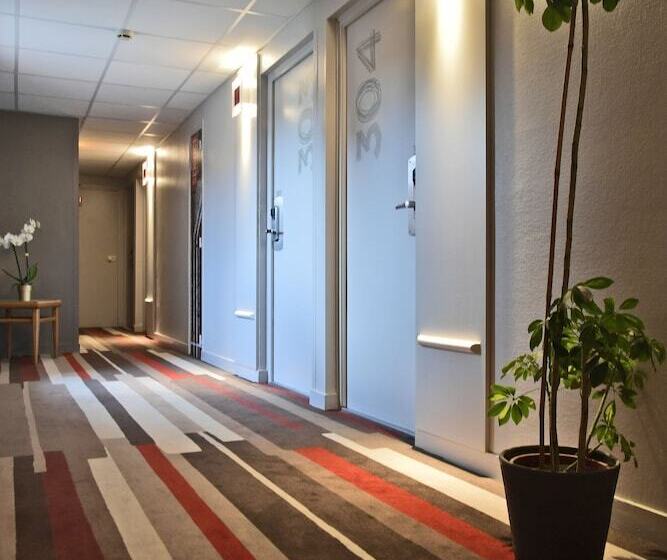 غرفة قياسية, Ibis Saintquentin Basilique