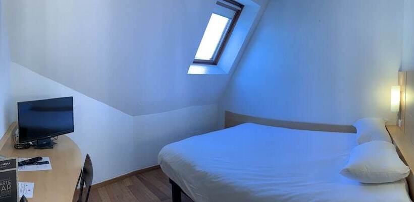 غرفة قياسية, Ibis Saintquentin Basilique