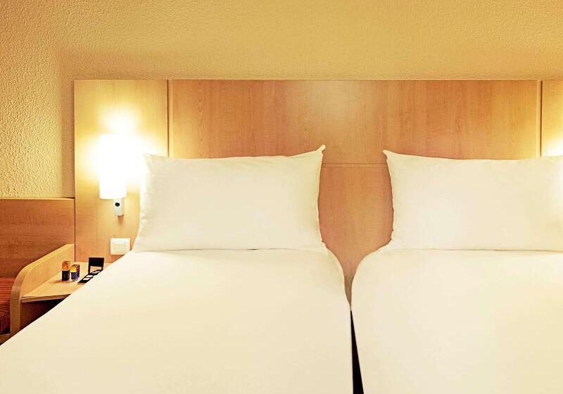 غرفة قياسية, Ibis Saintquentin Basilique