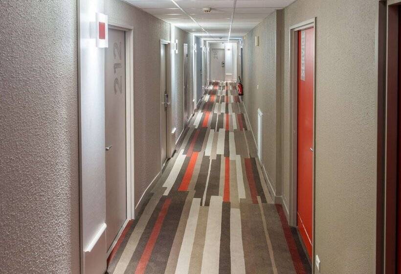 غرفة قياسية, Ibis Saintquentin Basilique