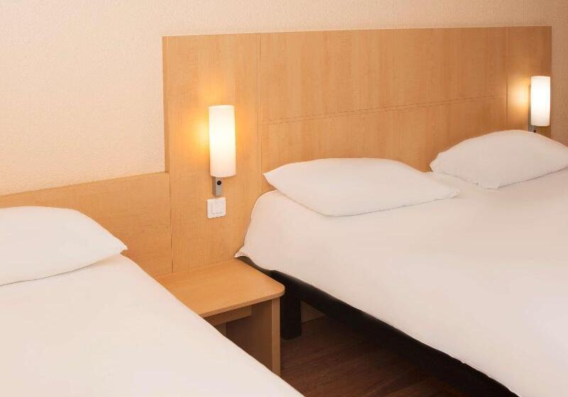 غرفة قياسية, Ibis Saintquentin Basilique