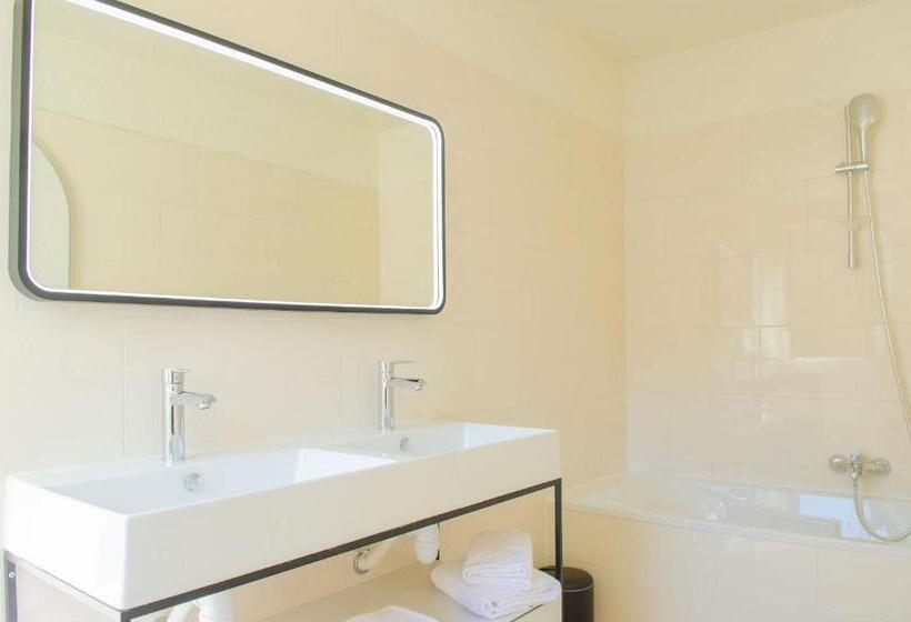 주니어 스위트, Imperator Beziers