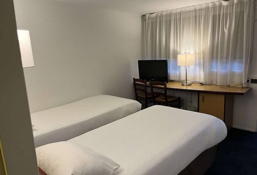 Номер Стандарт, Kyriad Direct Marseille Ouest Martigues