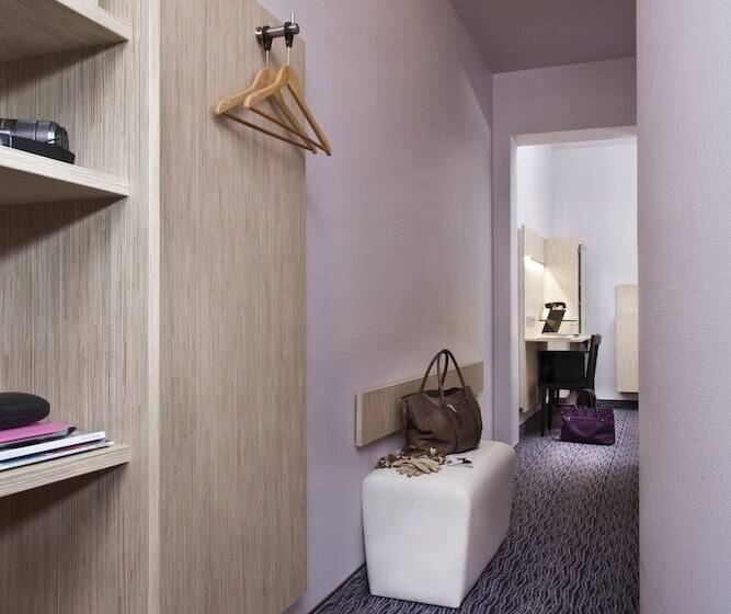 クラブルーム, Libertel Gare De L'est Francais