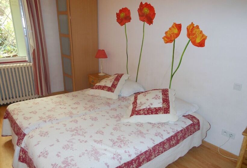 Номер Стандарт Трехместный, Logis Le Printemps Hôtel Restaurant   Montélimar