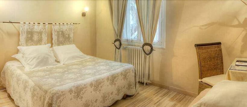 Quarto Triplo Standart, Logis Le Printemps Hôtel Restaurant   Montélimar