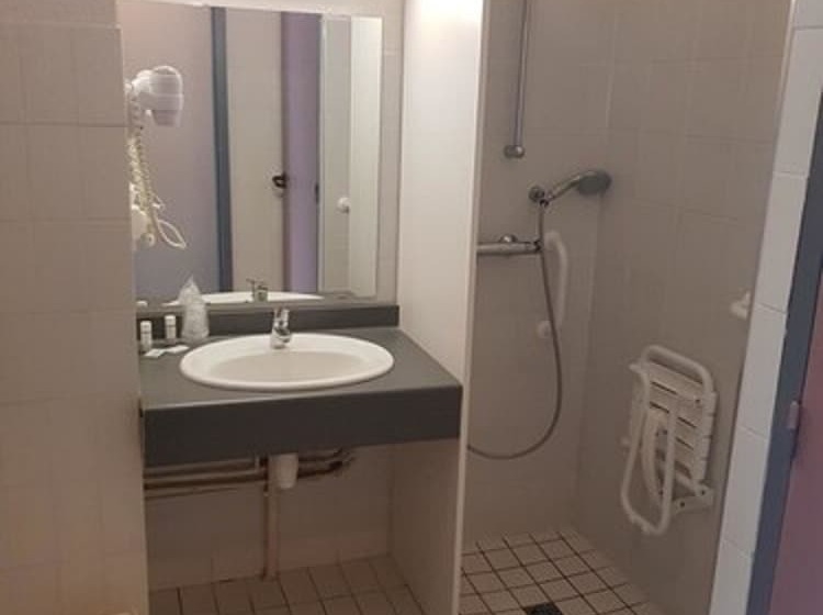 חדר קומפורט לשלושה, La Chaumière Du Bois