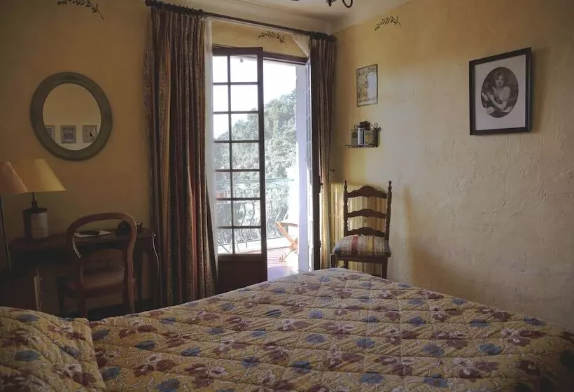 اتاق استاندارد با چشم‌انداز, Auberge De La Madone