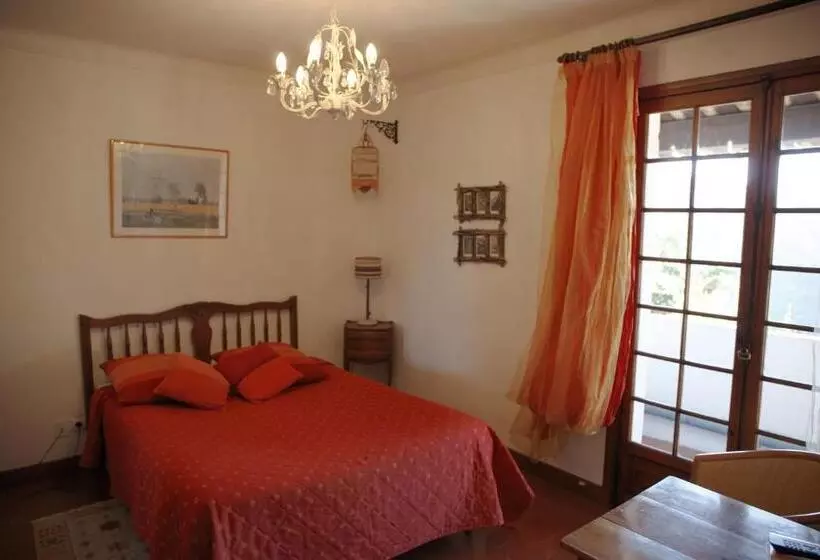 اتاق سوپریور با چشم‌انداز, Auberge De La Madone