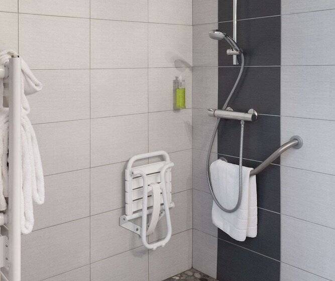 غرفة قياسية لذوى الاحتياجات الخاصة, Brit Hotel Florimont