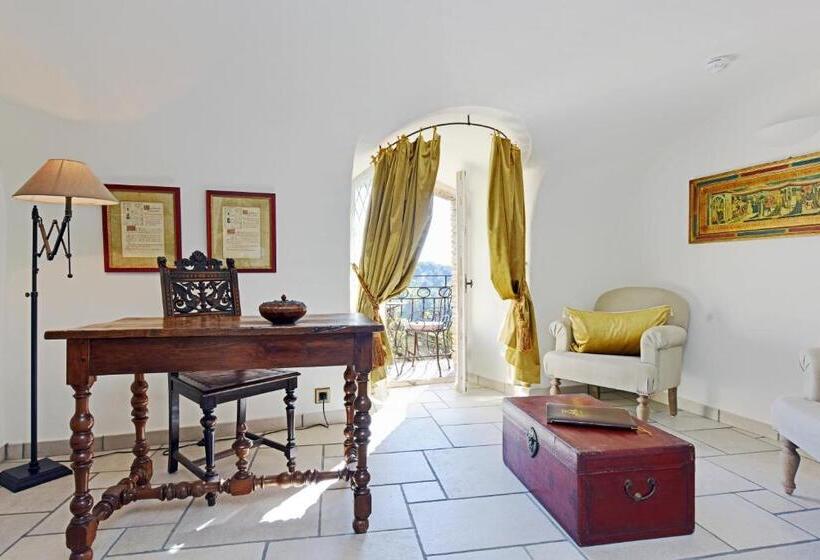 סוויטת ג'וניור, Château Le Cagnard