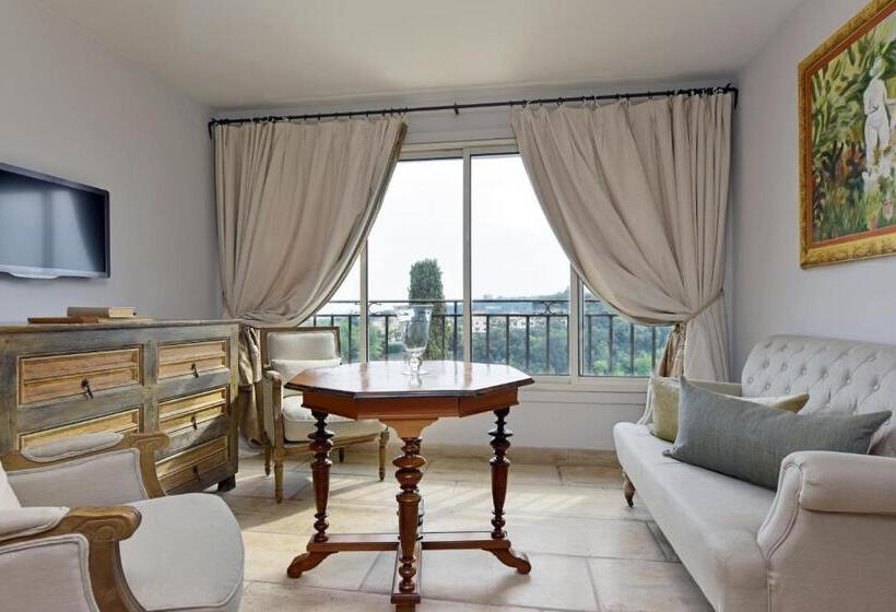 סוויטת ג'וניור, Château Le Cagnard